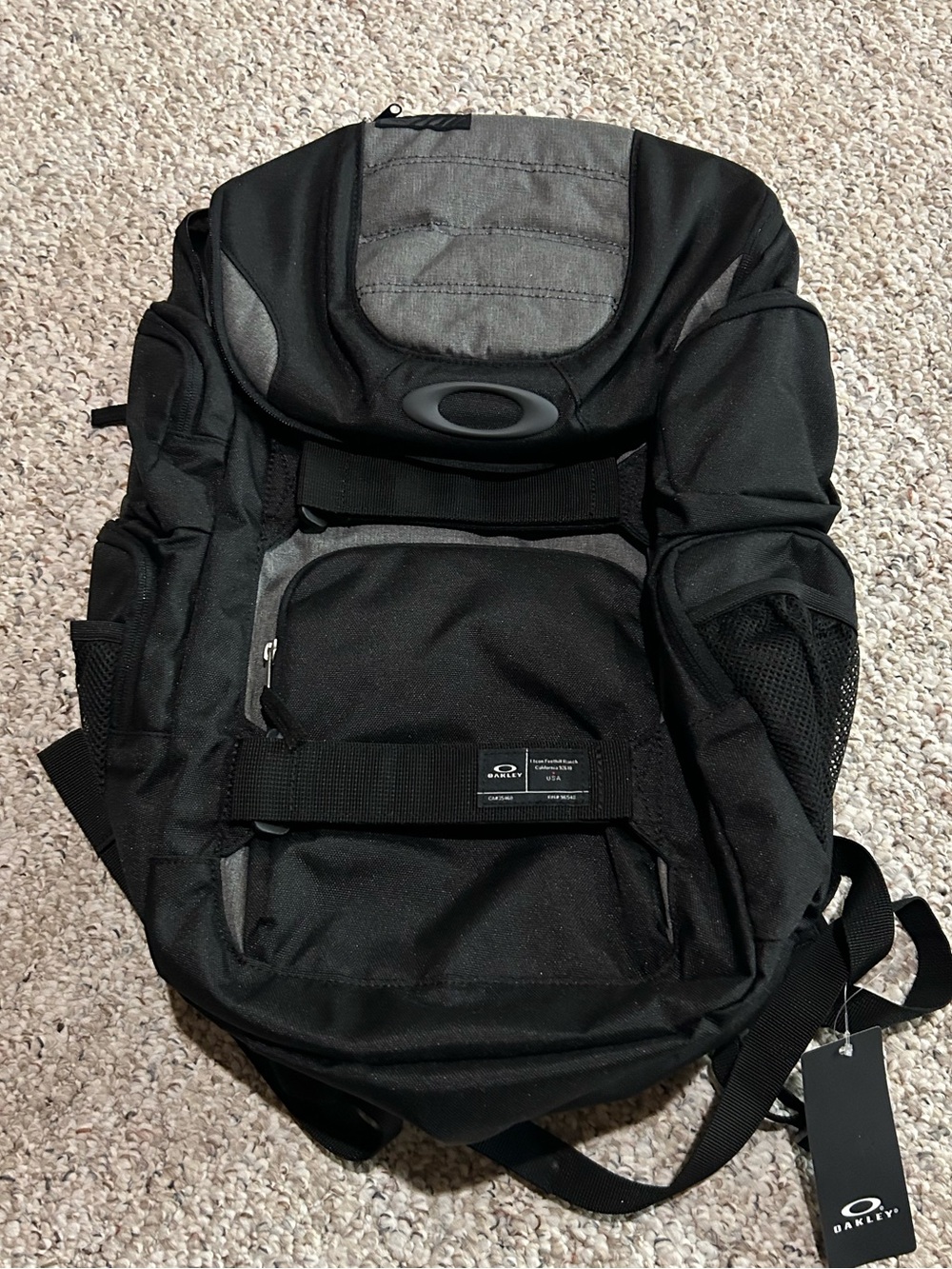 New Oakley Enduro 30L Backpack Padded Laptop Multi Pocket NWT